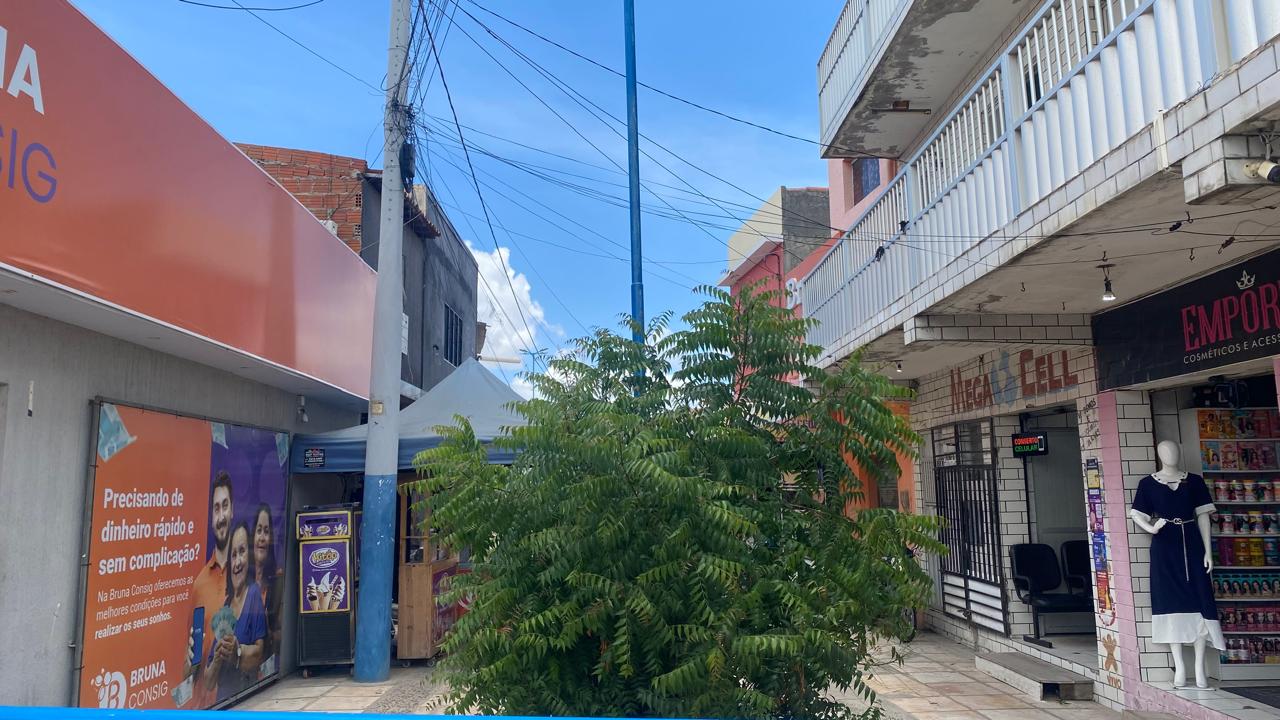 Comerciantes do calçadão José Ribeiro cobram a manutenção da área
