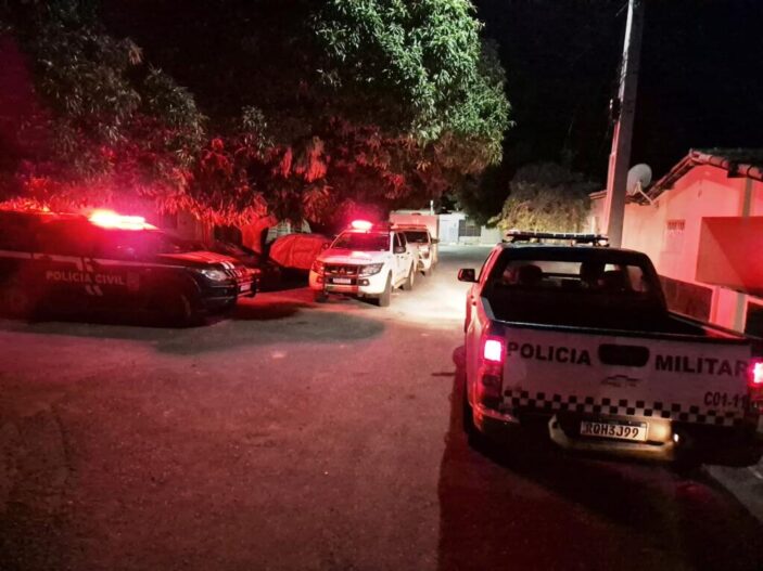 HOMEM É EXECUTADO A BALA APÓS TER RESIDÊNCIA ARROMBADA EM BAIXA DO MEIO