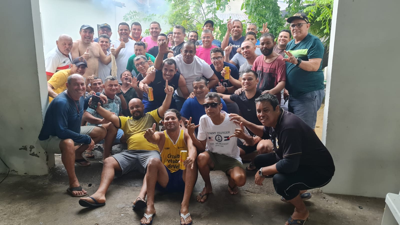 O prefeito Hélio Willamy mostrou que também sabe servir fora das quatro linhas!