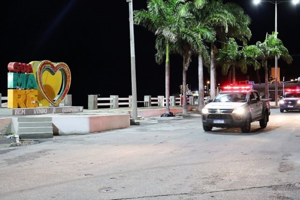 CORRERIA, PRISÃO E APREENSÃO DE DROGAS E ARMA DE FOGO EM BAIXA DO MEIO