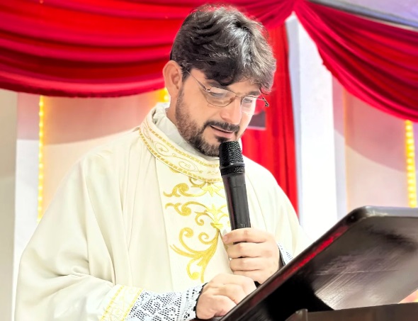 PADRE GILVAN BEZERRA FAZ ANIVERSÁRIO HOJE
