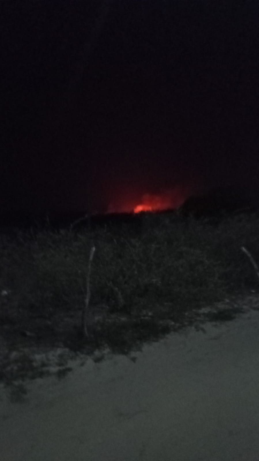 AGORA: 🚨 Incêndio de grande proporção no lixão que abrange o município de Guamaré. Mais informações em breve! 📱